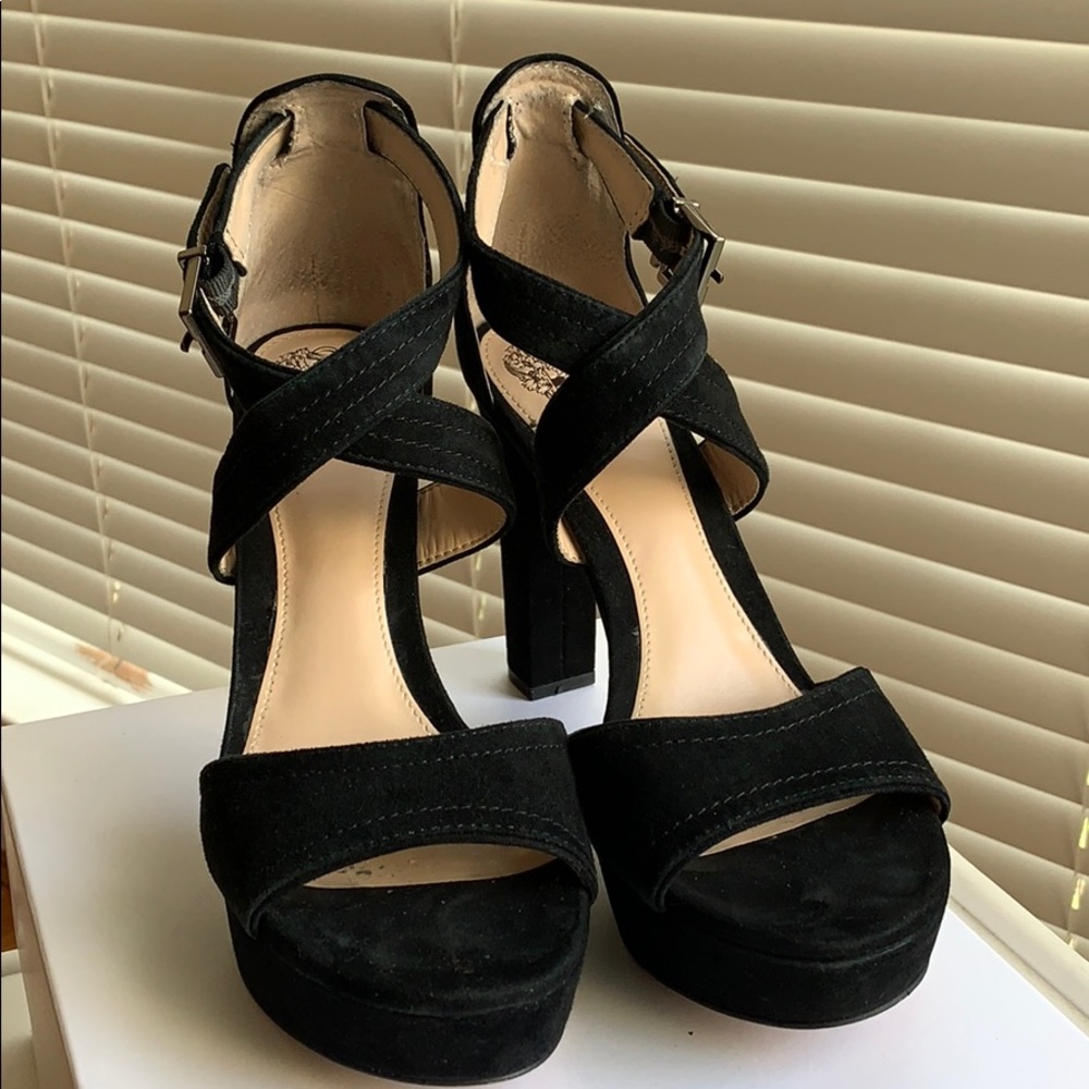 Vince Camuto platform